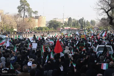 راهپیمایی شیرازی ها بر علیه اغتشاشگران