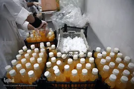 جهاد آبمیوه گیری موکب «المهدی» هیأت رزمندگان اسلام شمیرانات برای یاری کادر درمانی و شفای عاجل بیماران کرونایی