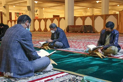 کرسی تلاوت قران کریم در حرم شاهچراغ(ع)‎‎