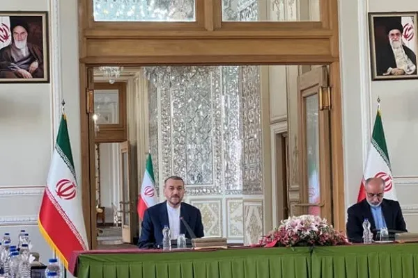 دولت سیزدهم در تلاش برای بی‌اثر ساختن و لغو تحریم‌هاست