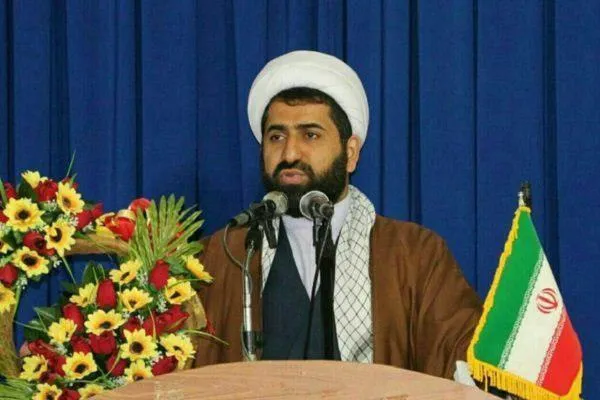 اظهارات عجیب امام جمعه اسالم درباره لباس دختر ترامپ!
