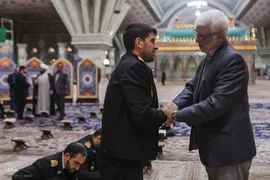 مراسم نثار تاج گل و تجدید بیعت جامعه قرآنی با آرمان‌های امام خمینی(ره) و مقام معظم رهبری