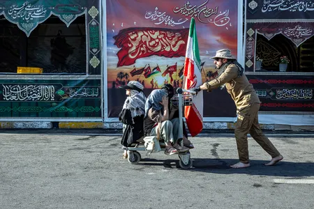 بازگشت زايران اربعین حسینی از مرز تمرچین