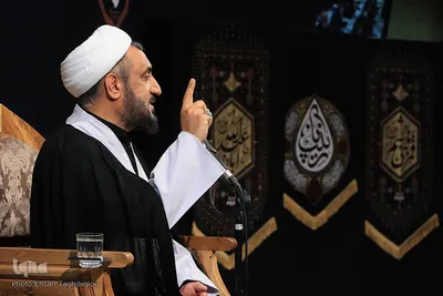 تعویض پرچم حسینیه اعظم زنجان‎‎