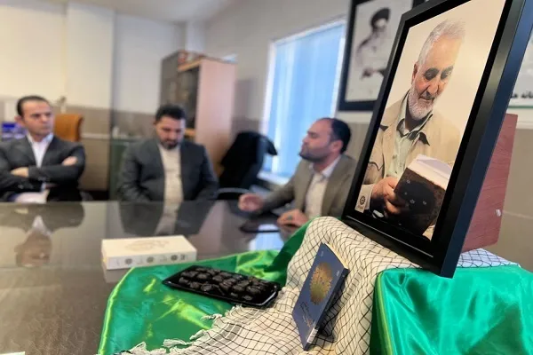 جلسه معرف كتاب شاخص‌های مكتب شهيد سليمانی در میاندوآب