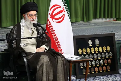 دیدار مدال‌آوران المپیادهای علمی و اعضای تیم ملی والیبال جوانان با رهبر انقلاب