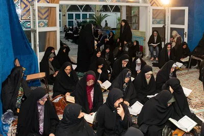 محفل انس با قرآن به یاد شهدای خدمت در اصفهان