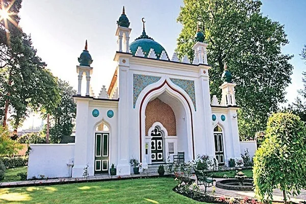 Britaniya hökuməti məscidlərin mühafizəsi üçün büdcə ayırıb