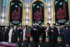 مراسم تعویض پرچم گنبد حرم حضرت اباالفضل العباس(ع) از قرمز به مشکی