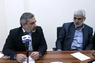 نشست تحلیل و بررسی چهارمین دوره یادواره سوره‌های سرخ 