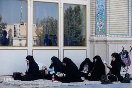 قرائت دعای عرفه در مصلی تهران