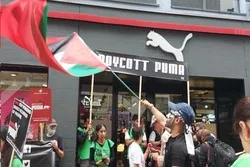Kampagne zum Boykott von Puma in England gestartet / Protest vor dem Puma-Büro