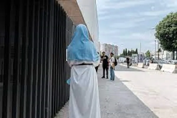 France : l'abaya interdit dans les écoles
