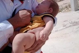 Bimba soffoca per i lacrimogeni israeliani a Kafr Qaddum