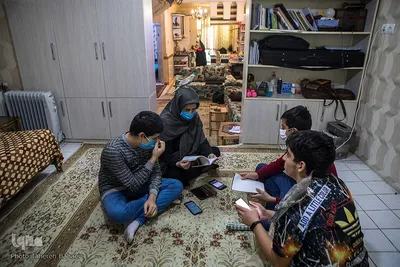 رسیدگی مادارانه به تکالیف فرزندان