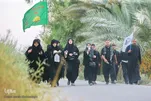 Peregrinos de Arbaeen Hussaini caminham por Tariqul Ulama