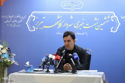 نشست شهردار تبریز با اصحاب رسانه