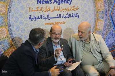 بازدید حسن مسلمی نائینی،‌ رئیس جهاددانشگاهی از نمایشگاه بین‌المللی قرآن کریم 