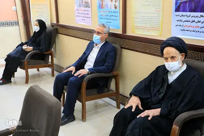 نماینده ولی فقیه در خراسان‌جنوبی دُز اول واکسن برکت را دریافت کرد