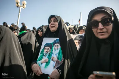 اقامه نماز بر پیکر مطهر رهبر شهید و خانواده ایشان به امامت آیت‌الله العظمی سبحانی 