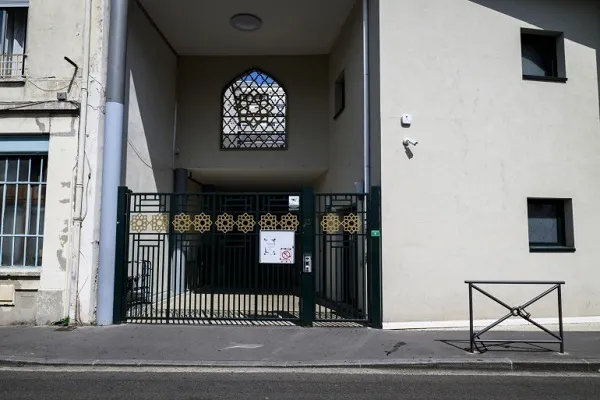 Homem Recebe Sentença de Um Ano de Prisão por Profanar o Alcorão na França