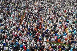 Au Bangladesh, des milliers de personnes ont récité le Coran pour prévenir le coronavirus