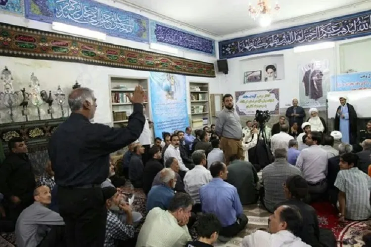 مسجد صاحب‌الزمان(عج) کرمانشاه؛ میزبان دیدار مردمی آیت‌الله علما