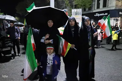 نمایش پهپاد شاهد ۱۳۶ در اجتماع شبانه تبریزی‌ها