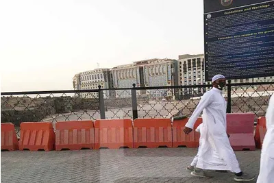 Friedhof Baqi und Gräber vor Zerstörung des Schreins