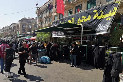 با زائرین پیاده روی اربعین حسینی