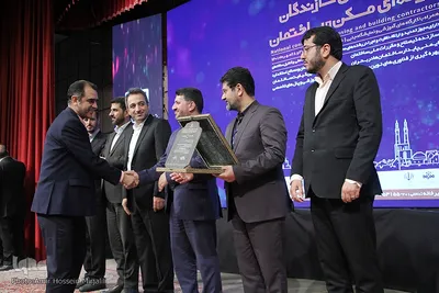 تجلیل از مهندسان پیشکسوت ساختمان و اجلاس ملی سازندگان حرفه ای مسکن و ساختمان در یزد