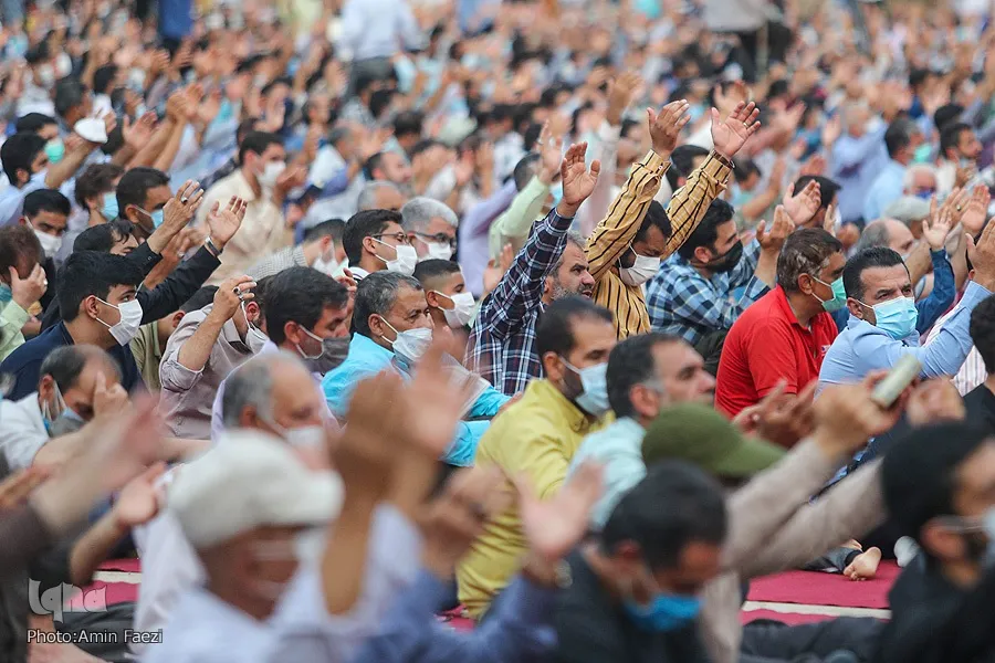 برگزاری مراسم دعای عرفه در کربلای ایران