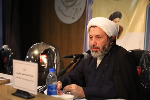 جهان اسلام بیش از پیش نیازمند همکاری دو حوزه بزرگ قم و نجف است