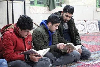 کرسی تلاوت قرآن در روستای گوراب ملایر
