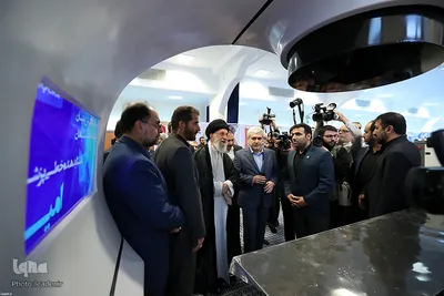 بازدید رهبر انقلاب از نمایشگاه شرکت‌های دانش‌بنیان و فناوری‌های برتر (ایران ساخت)