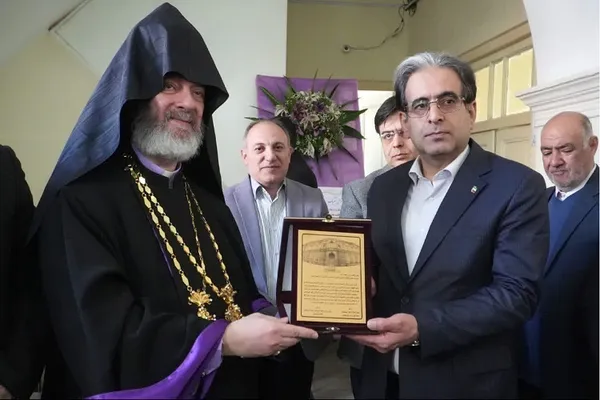 بازدید معاون استاندار آذربایجان شرقی از موزه کلیسای سرکیس مقدس تبریز