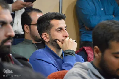 رو نمایی از کتاب شعر "جمع مفرد"