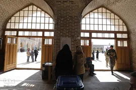 حضور مردم قزوین در پای صندوق های رأی