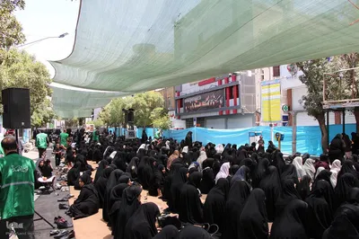 نماز ظهر عاشورا در ملایر