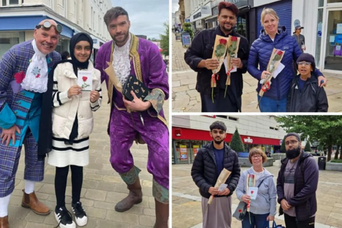 Roses Handed Out in Blackburn to Mark Prophet Muhammad’s Birth Anniversary  