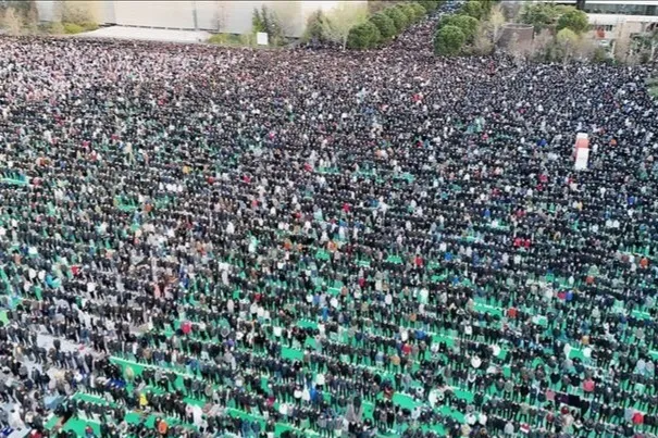Balkan ülkelerinde Ramazan Bayramı namazı kılındı
