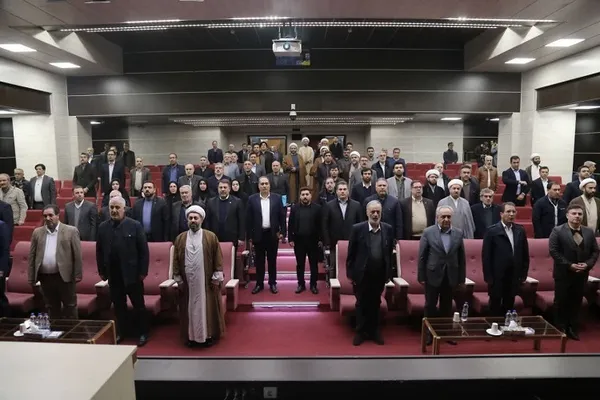 آیین تجلیل از دستگاه‌های برتر در حوزه ترویج فرهنگ نماز و نمازخوانی