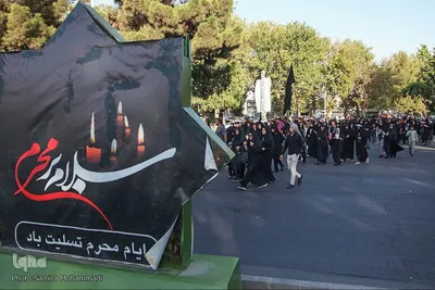 حضور عاشقان حسینی در مراسم پیاده‌روی جاماندگان اربعین ارومیه‎
