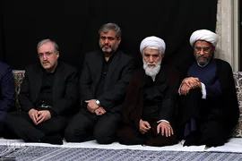 مراسم عزاداری شب عاشورای حسینی در حسینیه امام‌خمینی(ره)