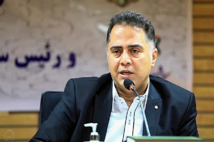 نگاه به جامعه مبتنی بر گفتمان اجتماعی و فرهنگی باشد