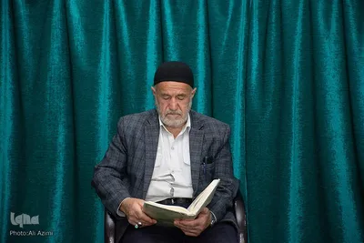 کرسی تلاوت قرآن یادبود سردار شهید زاهدی در اصفهان