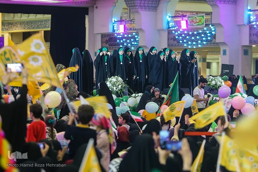 تقرير مصور | إحتفال كبير بذكرى ولادة الامام المهدي(عج) في طهران