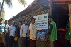 Distribusi Bantuan Turki di antara Tiga Puluh Ribu Muslim Rohingya
