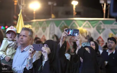 سخنرانی رئیس جهاددانشگاهی در تجمع شبانه مردم در میدان انقلاب تهران