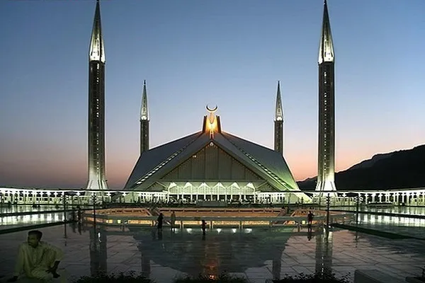 Modern İslam mimarisinin parlak bir örneği: Faysal Camii
